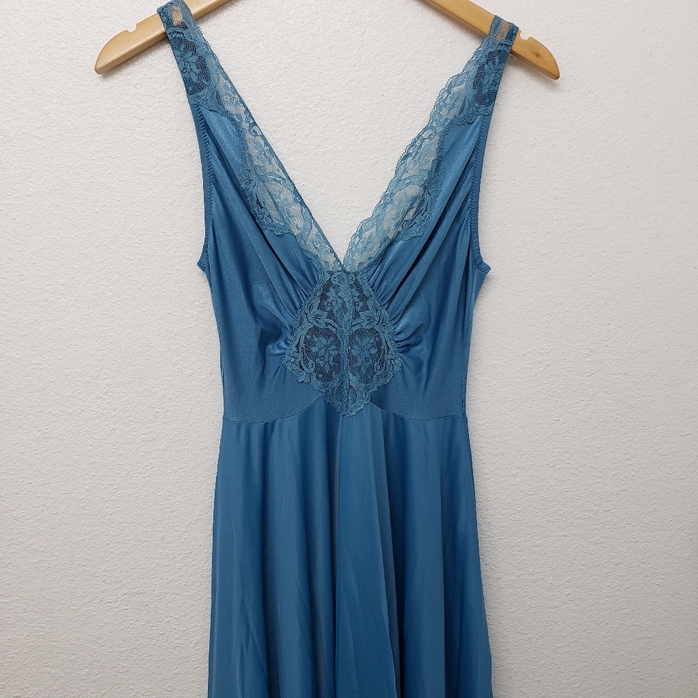 Vintage Olga Bodysilk Blue Maxi Elegant Night Gown Size M